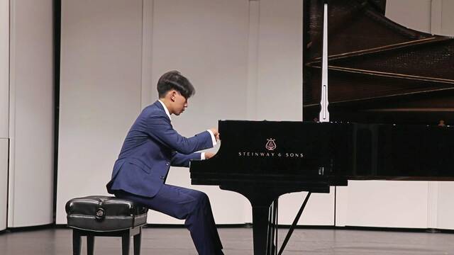 4637602_web1_her-liu-011322