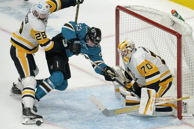 Photo Story] Penguins and Flyers debut new practice jerseys, enjoy