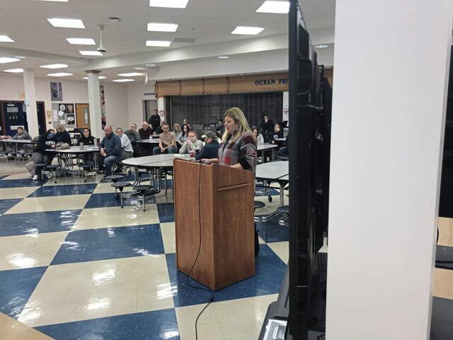 4654147_web1_Cindy-Corder-speaks