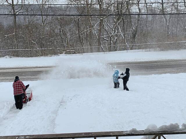 4655107_web1_te-SnowDay101-011822 4655107_web1_te-SnowDay101-011822