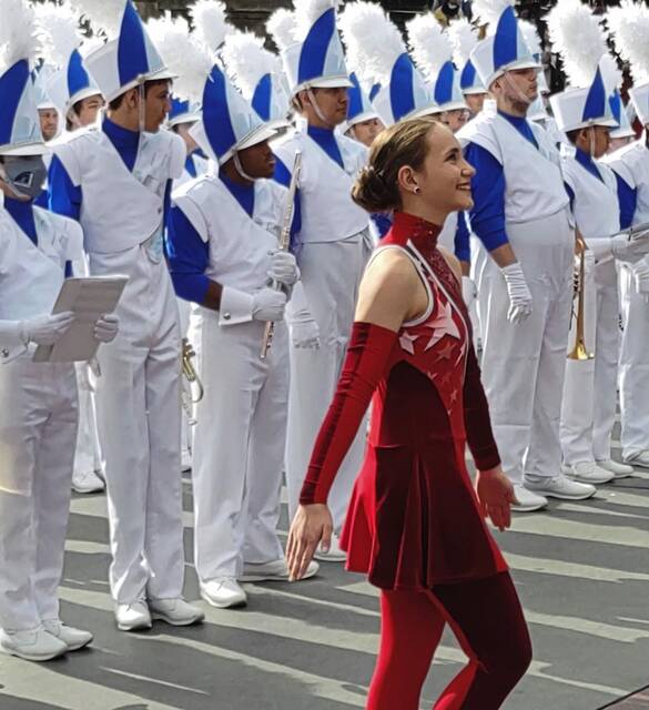 4657090_web1_te-roseparade-02012722