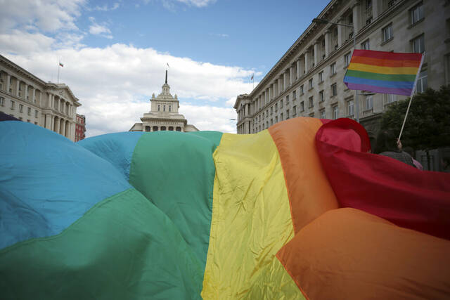 4678865_web1_AP21348553906049