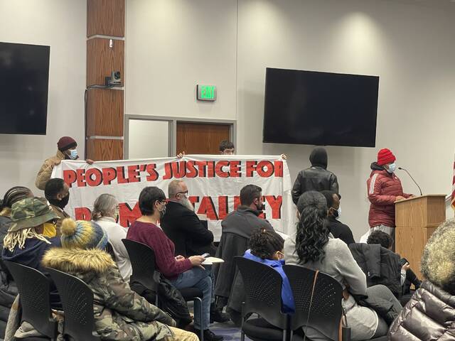 4679015_web1_php-policeprotest-020322