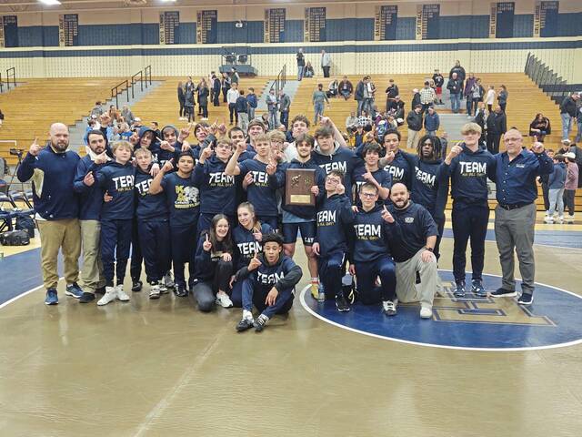 Kiski Area wrestlers top Franklin Regional, repeat as section champs