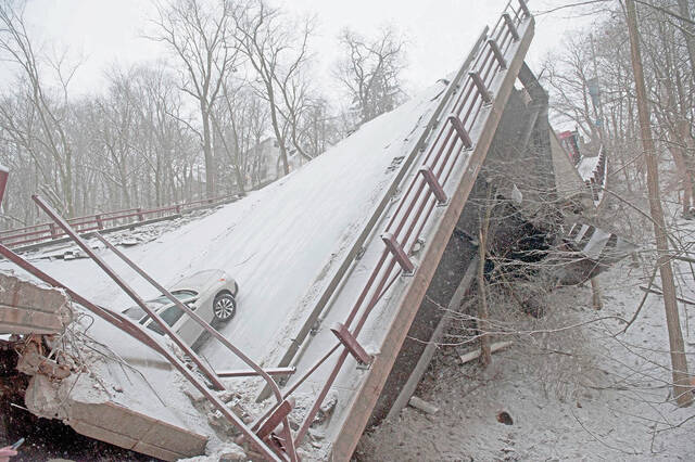 4691113_web1_ptr-BridgeCollapse-SA503-012922