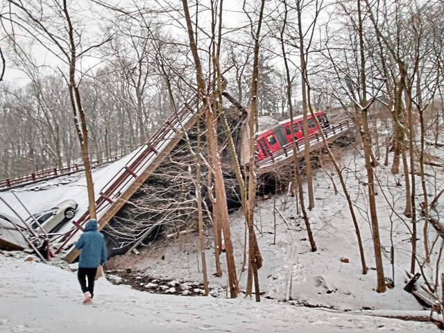 4691113_web1_ptr-bridgecollapse-804-012922