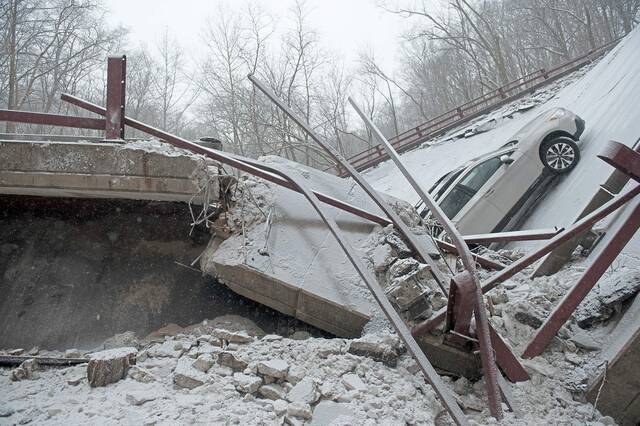 4691801_web1_ptr-BridgeCollapse-SA501-012922 4691801_web1_ptr-BridgeCollapse-SA501-012922