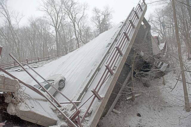 4691801_web1_ptr-BridgeCollapse-SA503-012922 4691801_web1_ptr-BridgeCollapse-SA503-012922