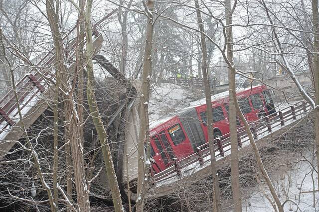 4691801_web1_ptr-BridgeCollapse-SA505-012922 4691801_web1_ptr-BridgeCollapse-SA505-012922
