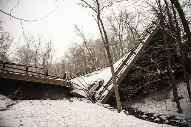 4691801_web1_ptr-bridgecollapse201 4691801_web1_ptr-bridgecollapse201