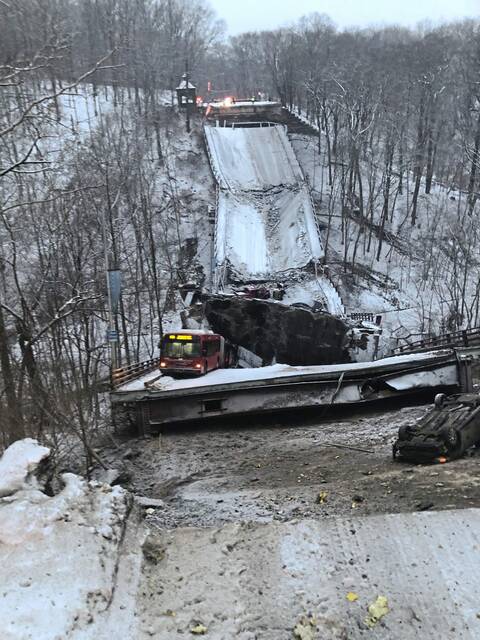 4693237_web1_ptr-bridgecollapse702-012922