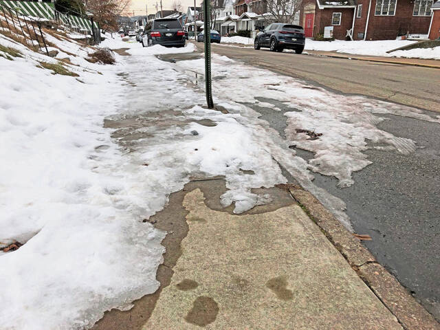 4708217_web1_vnd-sidewalksnow2-020322