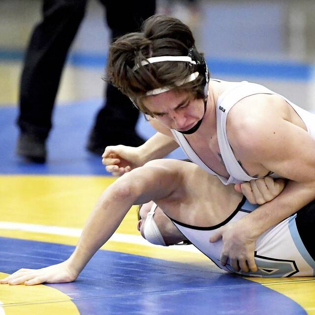 Waynesburg, Burrell ready to defend crowns at WPIAL team wrestling championships