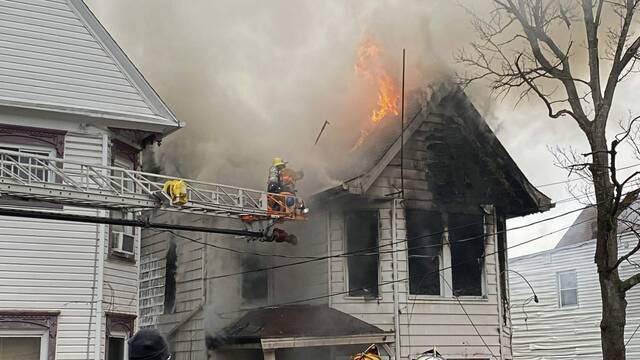 4734606_web1_gtr-gbgharrisonfire10