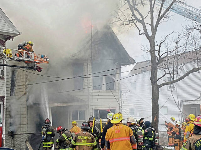 4734606_web1_gtr-gbgharrisonfire11