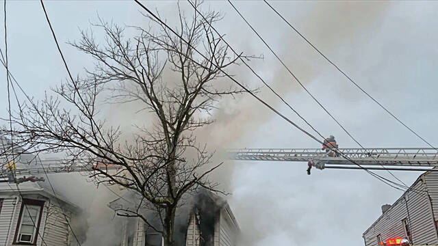 4734606_web1_gtr-gbgharrisonfire14