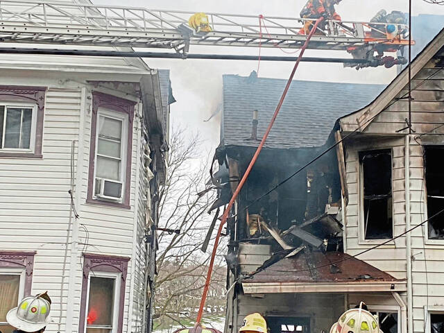 4734606_web1_gtr-gbgharrisonfire15