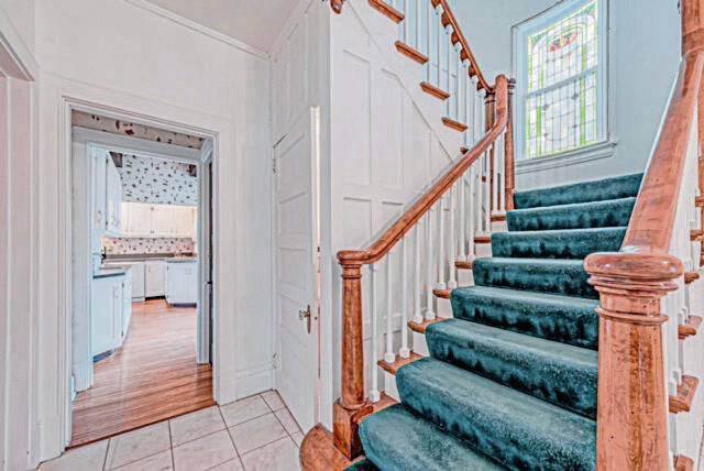 4753617_web1_Castle-House2