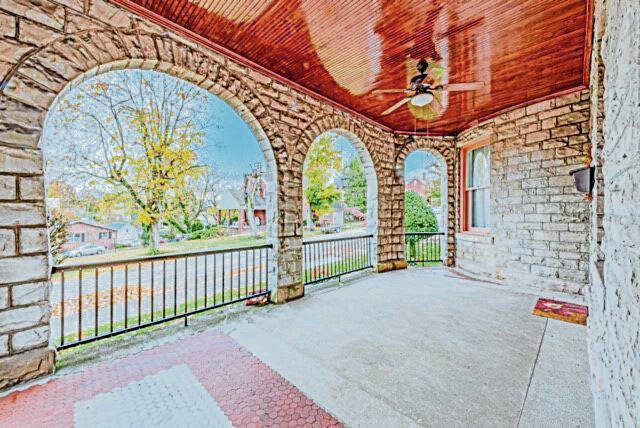 4753617_web1_Castle-House3