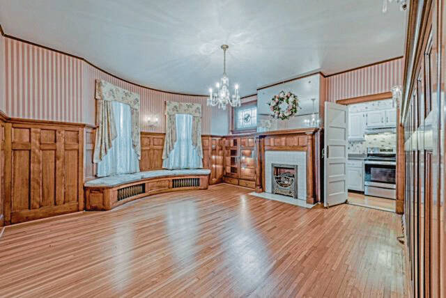 4753617_web1_Castle-House5