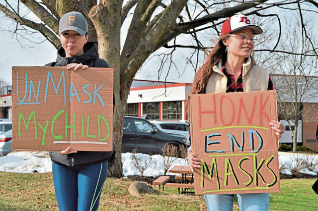 4754393_web1_vnd-FoxChapelProtest-021722