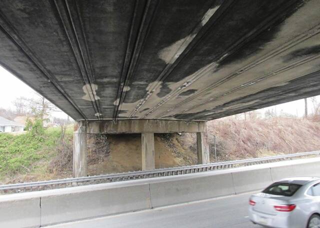 4763280_web1_gtr-FayetteStBridge2-021922