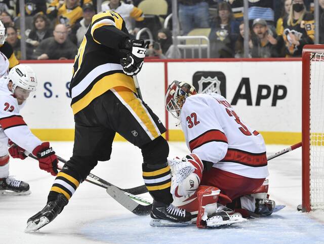 4768788_web1_ptr-Pens-Canes09-022122