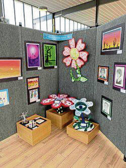 4779288_web1_artshowphoto