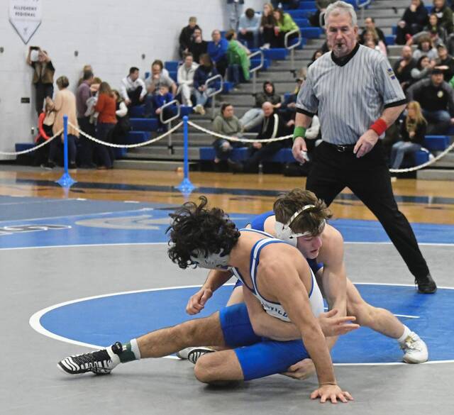Connellsville’s Jared Keslar captures 4th section wrestling title, Hempfield’s Briar Priest gets 3rd