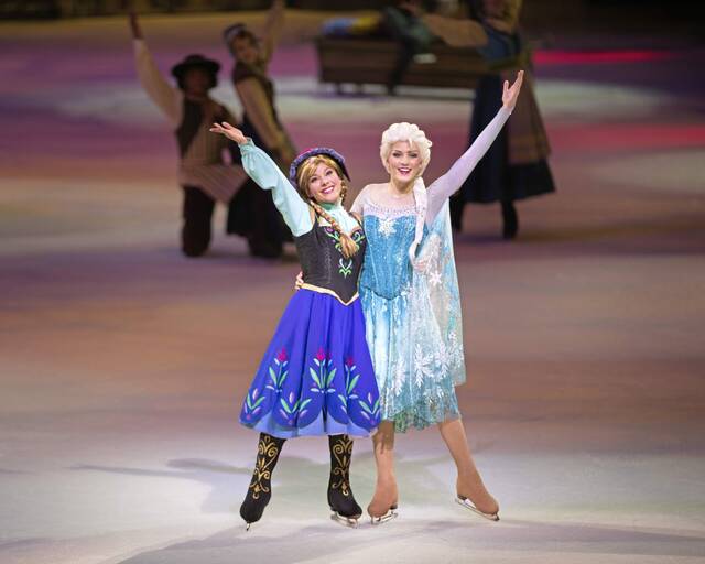 4801907_web1_PTR-DisneyIce-12