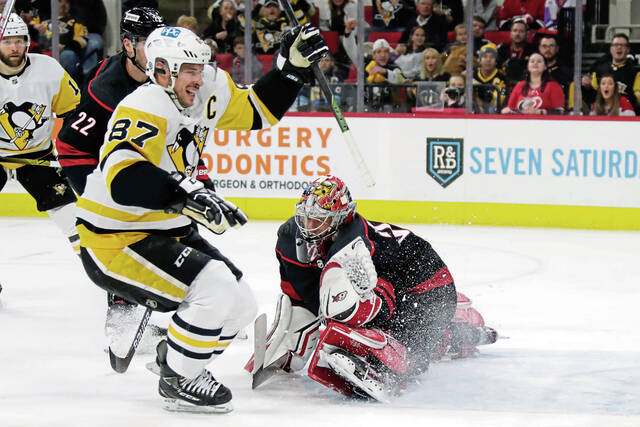 Kris Letang and Penguins slip past Flyers, 3-2, in overtime