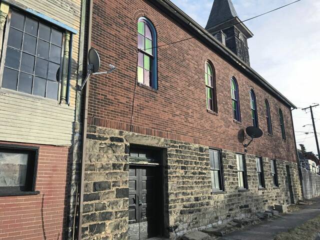 4812857_web1_wep-whatsthatchurch-20220304_0619