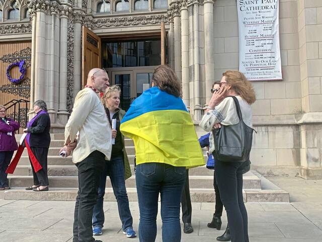 4817911_web1_ptr-UkrainePrayer02-030822