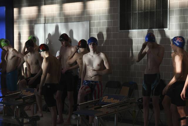 4819514_web1_gtr-WPIAL2Aswim053-030422