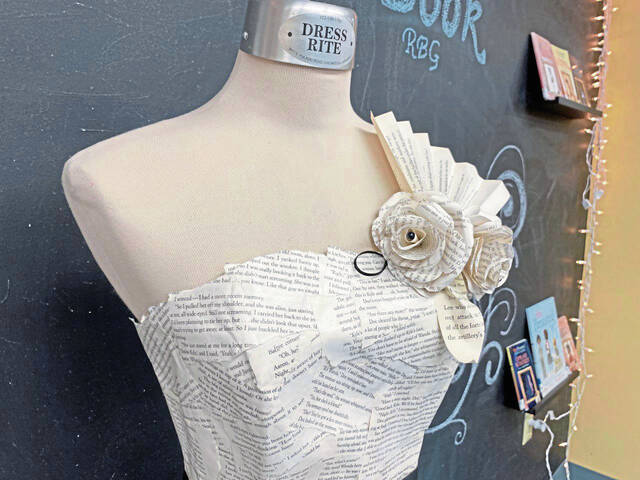 4828037_web1_gtr-mcculloughbookdress03-031122