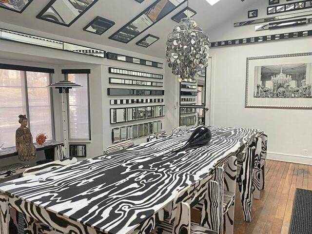 4830409_web1_PTR-MirrorHouse-2
