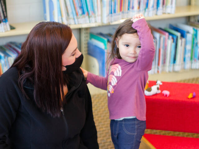 4831274_web1_hj-hamptonlibrarystorytime-031722-3