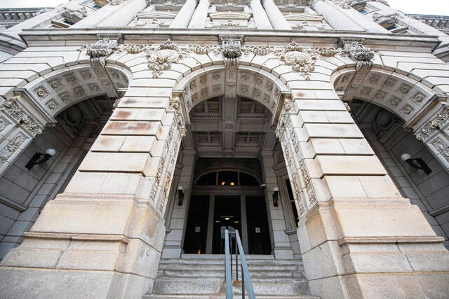 4831756_web1_gtr-CourthouseEntrance3-030922