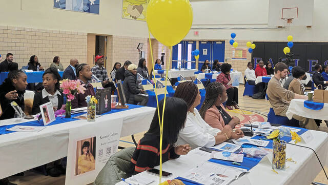 4832094_web1_php-phcsesharkevent-crop-0324223