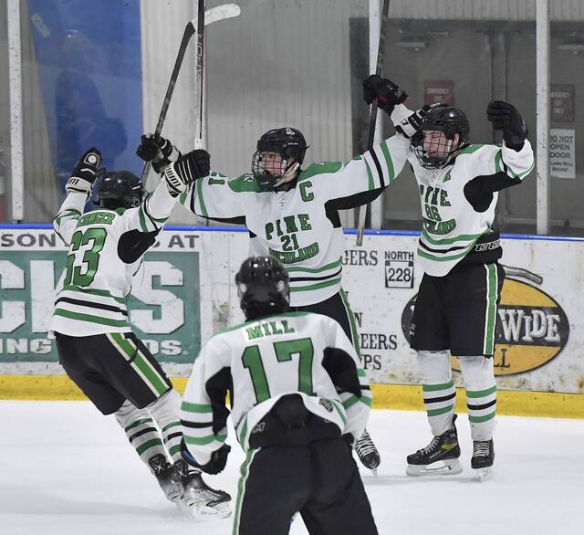 4836482_web1_pcj-PineHockey01-031422
