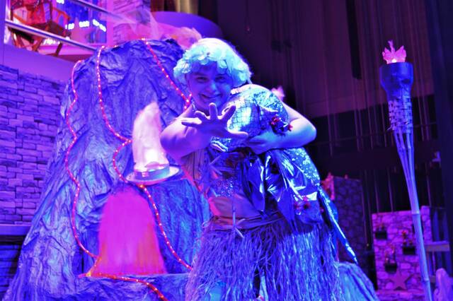 4840173_web1_vnd-HHsmusicalset-031322-2