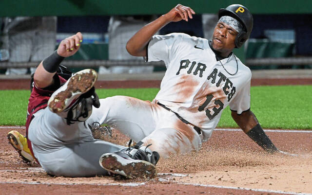 4842158_web1_gtr-bucsdbacks04-082621