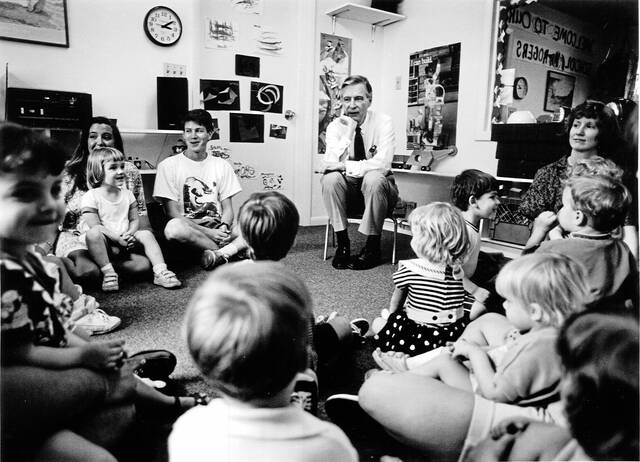 4842521_web1_gtr-MisterRogersNeighborhood2-032022