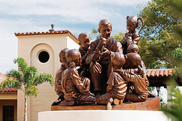 4842521_web1_gtr-misterrogersneighborhood7-032022