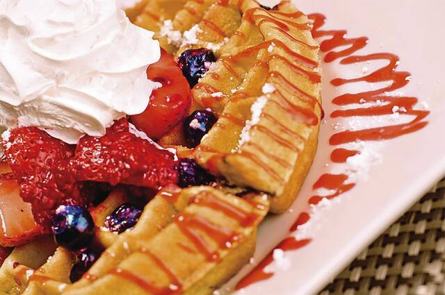 4848275_web1_ptr-ncaafood-waffles