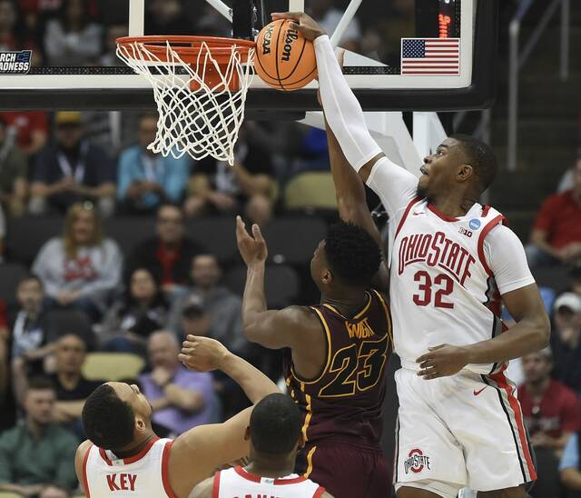4861469_web1_ptr-OhioStLoyola14-031922