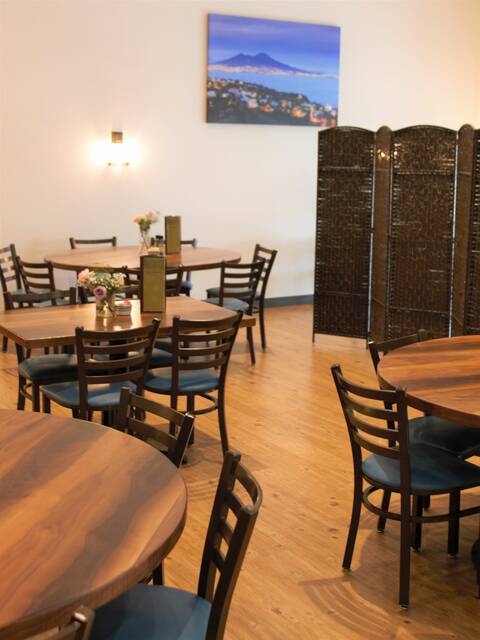 4862485_web1_cv-napolirestaurant-033122-2