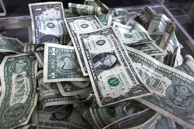 4883692_web1_AP22060457598996