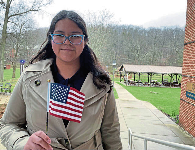4887498_web1_gtr-naturalization-032822-1