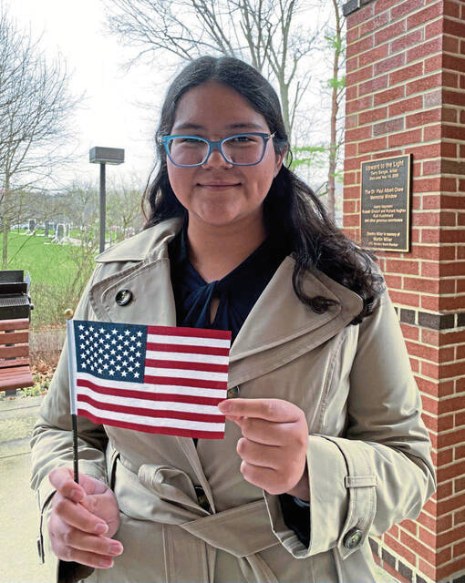 4887498_web1_gtr-naturalization-032822-2